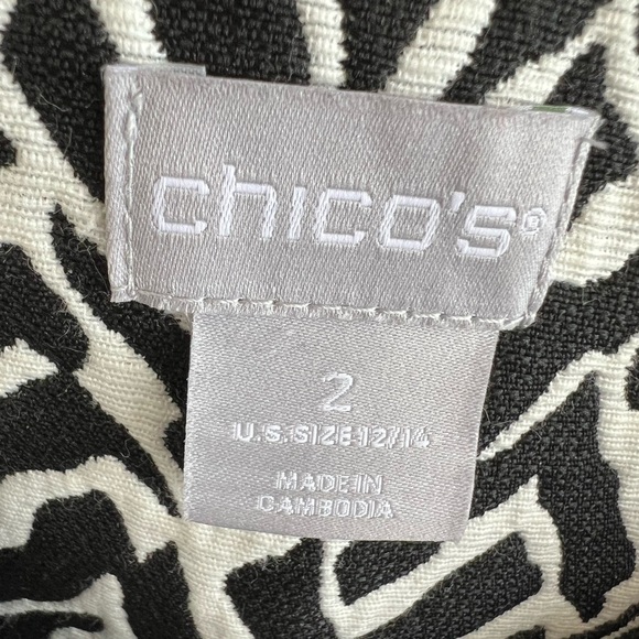 Chico's Black and White Geometric Blazer - Picture 4 of 8